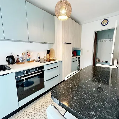 Grand T2 Direct Sur La Pereire Apartment